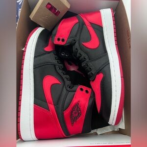 Jordan 1 Satin Bred